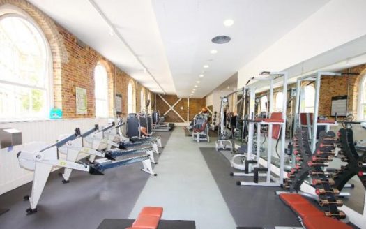 2 bed flat in Argyll Road