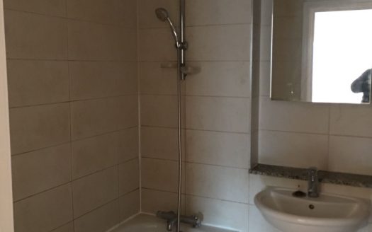 2 bed flat in Argyll Road