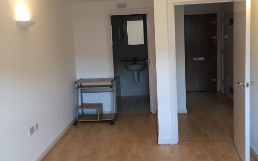 2 bed flat in Argyll Road